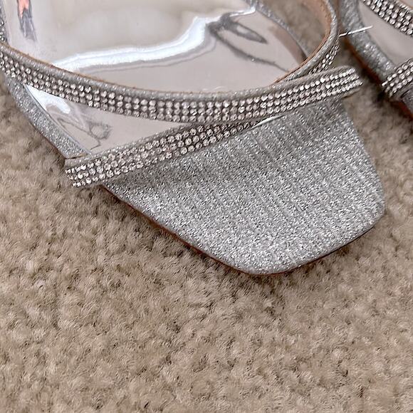 Badgley Mischka Silver Raegan Embellished Wedge Sandals NWOT - Picture 5 of 9